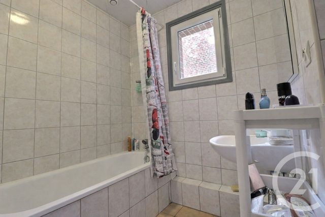 Appartement F2 à vendre - 2 pièces - 70.0 m2 - ARMENTIERES - 59 - NORD-PAS-DE-CALAIS - Century 21 Les Weppes