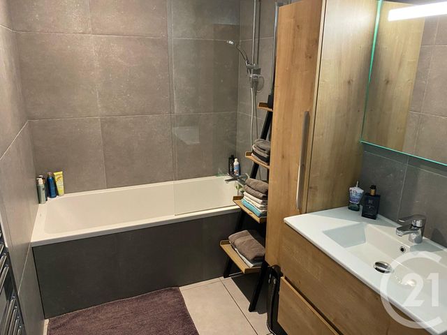 Appartement F3 à louer - 3 pièces - 78.08 m2 - ARMENTIERES - 59 - NORD-PAS-DE-CALAIS - Century 21 Les Weppes