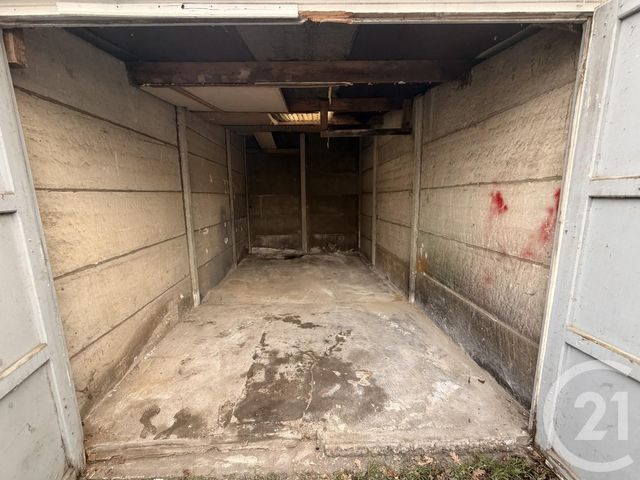 parking à louer - 15.0 m2 - HELLEMMES LILLE - 59 - NORD-PAS-DE-CALAIS - Century 21 Les Weppes