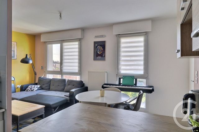Appartement T2 à louer - 2 pièces - 47.0 m2 - HAUBOURDIN - 59 - NORD-PAS-DE-CALAIS - Century 21 Les Weppes