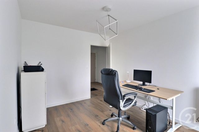 Appartement T3 à louer - 3 pièces - 63.71 m2 - ARMENTIERES - 59 - NORD-PAS-DE-CALAIS - Century 21 Les Weppes