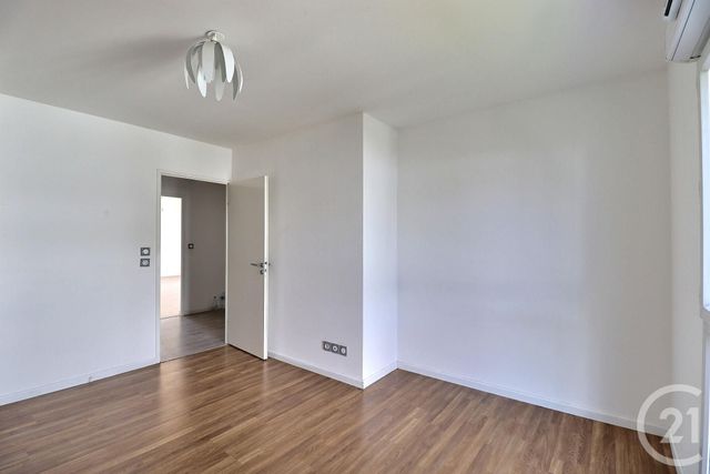 Appartement T3 à louer - 3 pièces - 64.8 m2 - HALLENNES LEZ HAUBOURDIN - 59 - NORD-PAS-DE-CALAIS - Century 21 Les Weppes
