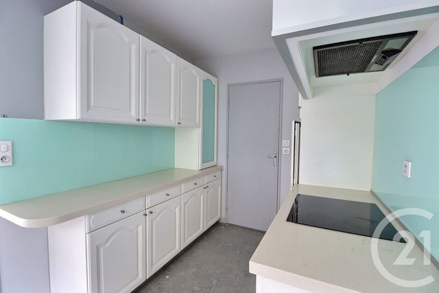 Appartement F3 à louer - 3 pièces - 99.32 m2 - LOOS - 59 - NORD-PAS-DE-CALAIS - Century 21 Les Weppes